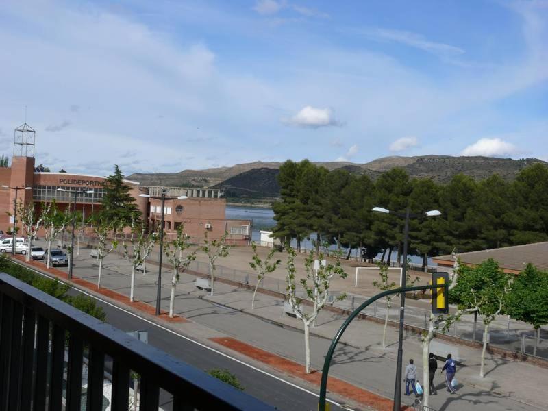 Hostal Rodes Mequinenza Luaran gambar