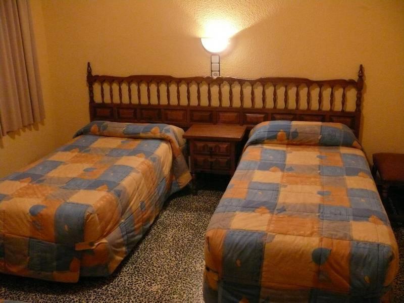 Hostal Rodes Mequinenza Luaran gambar